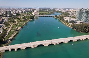 unsplash-adanada-surucu-kursu-secerken-nelere-dikkat-edilmeli-adana-surucu-kursu